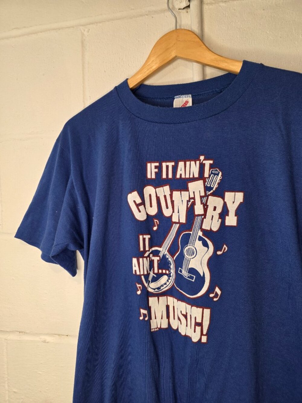Vintage Single Stitch "If it ain't country" Western Dadcore Eclectic Indie tshir